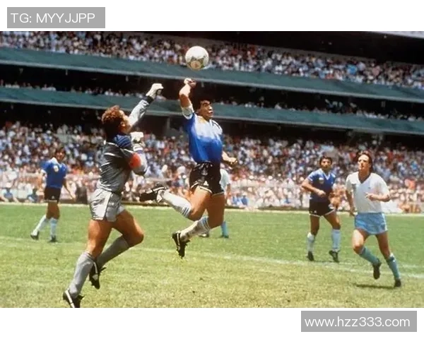 足球明星替补赛前热身展现实力与团队默契的精彩瞬间 足球明星替补赛前热身展现实力与团队默契的精彩瞬间