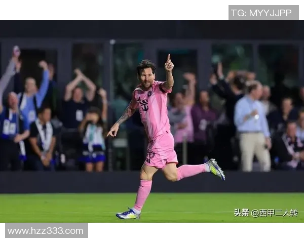 足球明星进球瞬间高清画册展现传奇时刻与精彩瞬间的完美结合 足球明星进球瞬间高清画册展现传奇时刻与精彩瞬间的完美结合